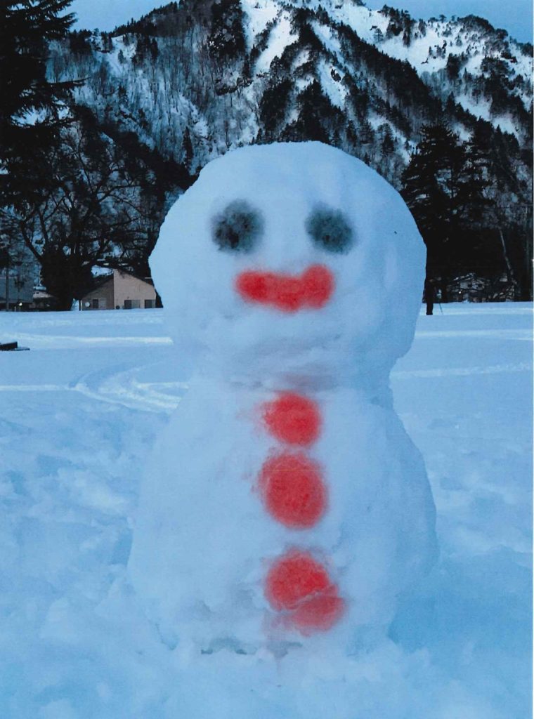 「私たちが作った雪だるま見てけやれ！！」_只見中学校生活文化部B部様 